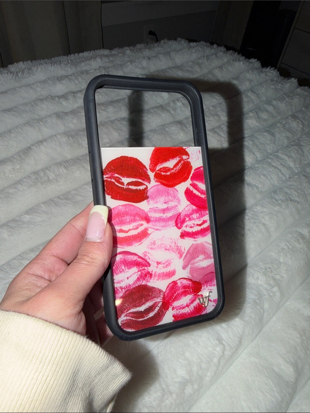 Wildflower Kiss-Print Phone Case - Compatible Cell Phone Accessory 17 pro max